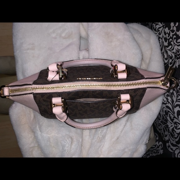 Michael Kors Purse - Picture 2 of 12